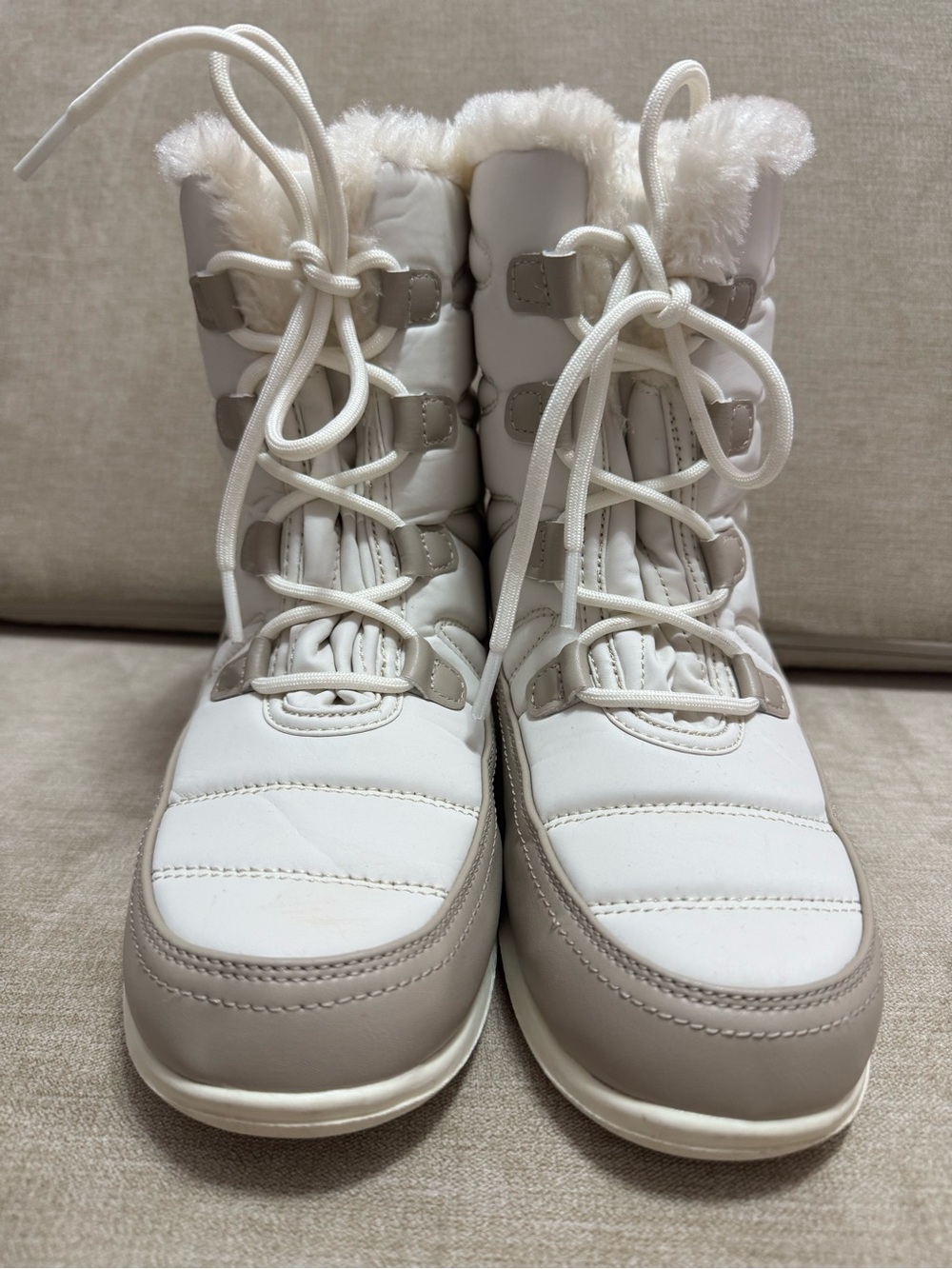 Women’s Winter Lace-Up Snow Boots in Cream and Taupe